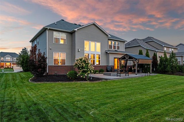 2210 Findley Circle, Lake Orion, MI 48360