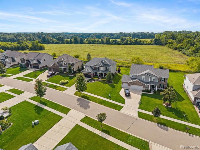 2210 Findley Circle, Lake Orion, MI 48360