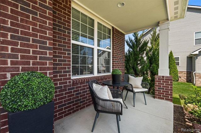 2210 Findley Circle, Lake Orion, MI 48360