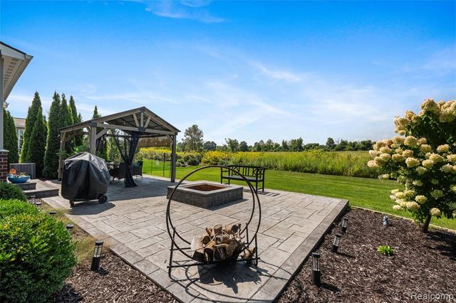 2210 Findley Circle, Lake Orion, MI 48360