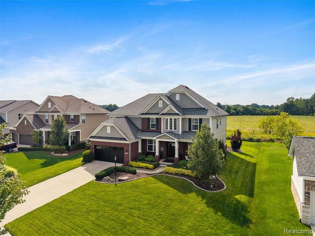 2210 Findley Circle, Lake Orion, MI 48360