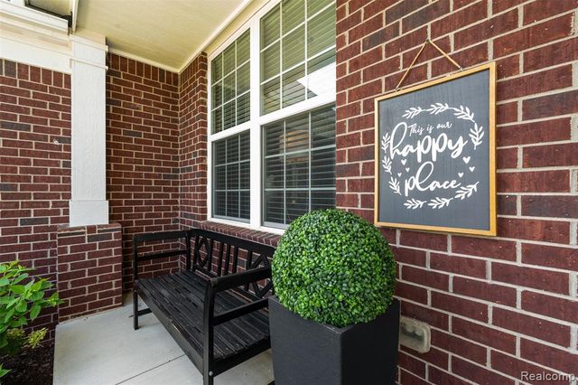 2210 Findley Circle, Lake Orion, MI 48360
