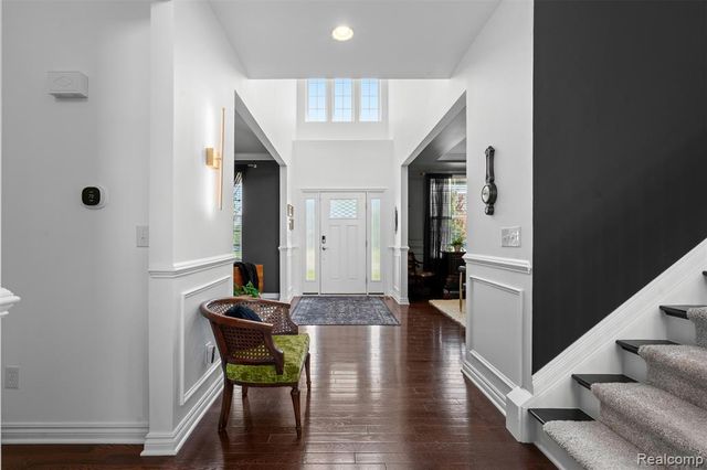 2210 Findley Circle, Lake Orion, MI 48360