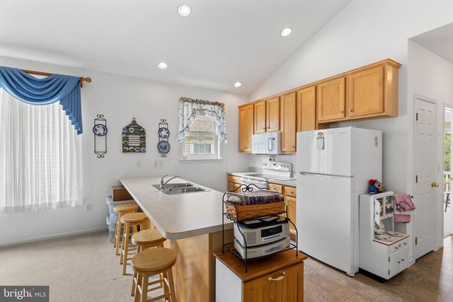 424 HAYMARKET LN, Lititz, PA 17543