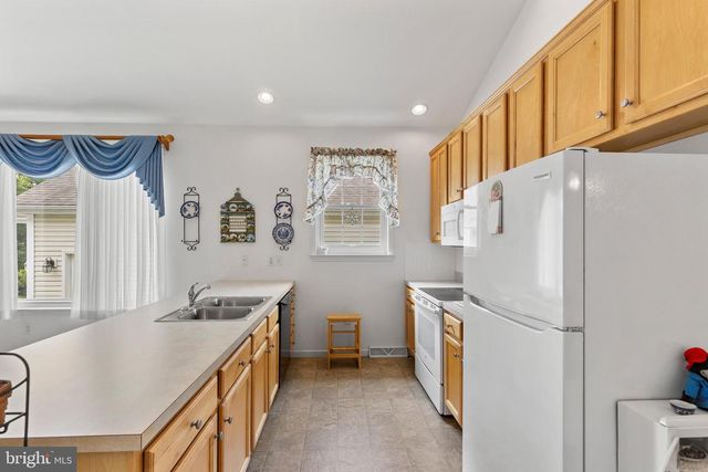 424 HAYMARKET LN, Lititz, PA 17543
