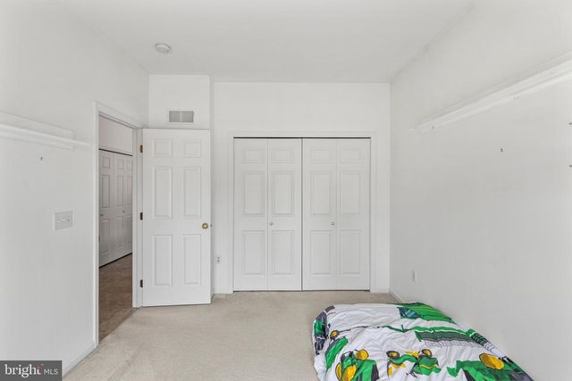 424 HAYMARKET LN, Lititz, PA 17543