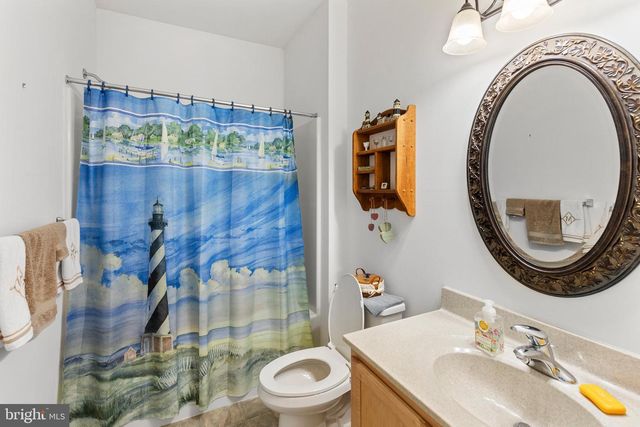 424 HAYMARKET LN, Lititz, PA 17543
