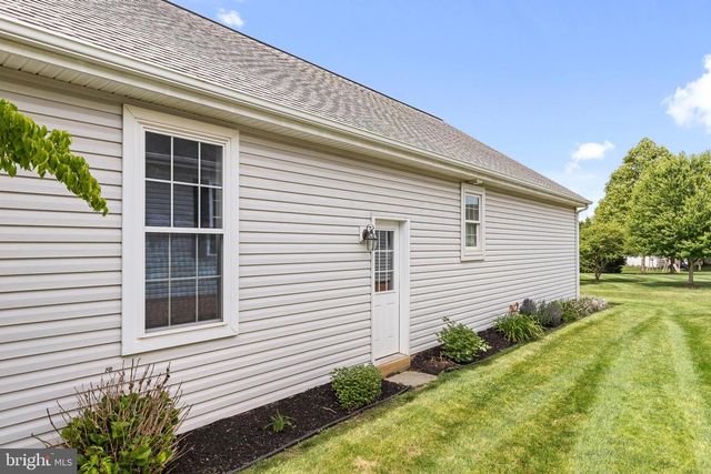 424 HAYMARKET LN, Lititz, PA 17543
