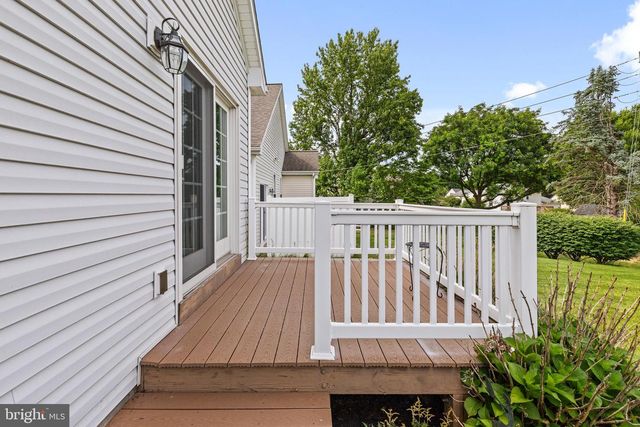 424 HAYMARKET LN, Lititz, PA 17543