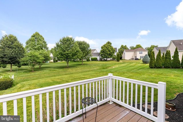 424 HAYMARKET LN, Lititz, PA 17543