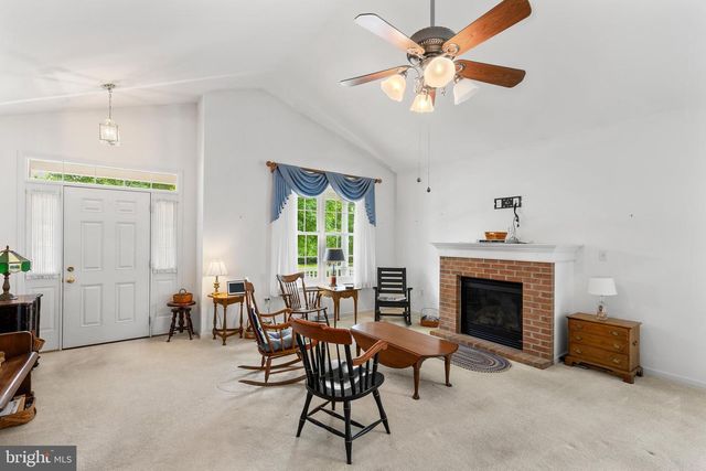 424 HAYMARKET LN, Lititz, PA 17543