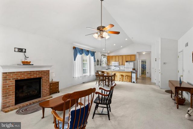 424 HAYMARKET LN, Lititz, PA 17543