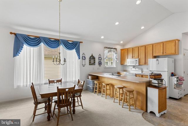 424 HAYMARKET LN, Lititz, PA 17543
