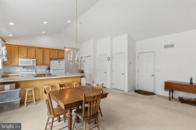 424 HAYMARKET LN, Lititz, PA 17543