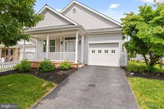 424 HAYMARKET LN, Lititz, PA 17543