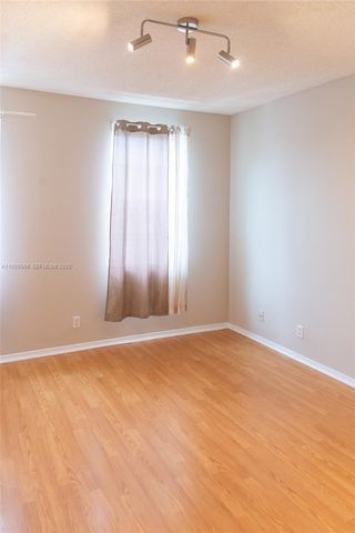 16749 Hemingway Dr, Weston, FL 33326