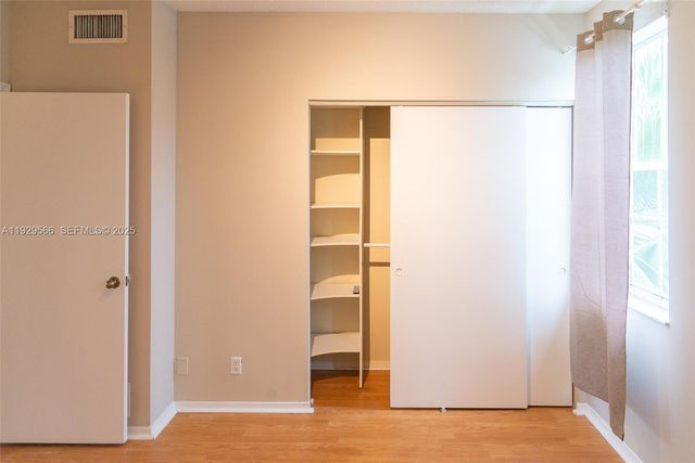 16749 Hemingway Dr, Weston, FL 33326