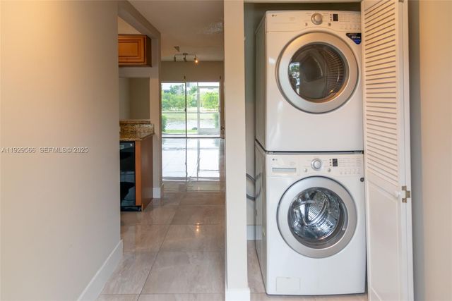 16749 Hemingway Dr, Weston, FL 33326