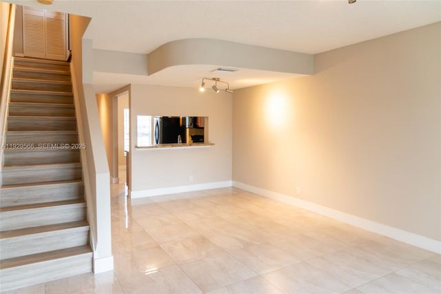 16749 Hemingway Dr, Weston, FL 33326