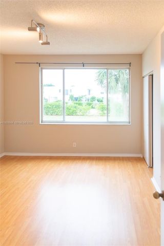 16749 Hemingway Dr, Weston, FL 33326