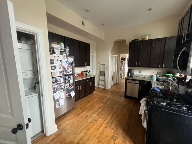 1801 W Erie Street 2, Chicago, IL 60622