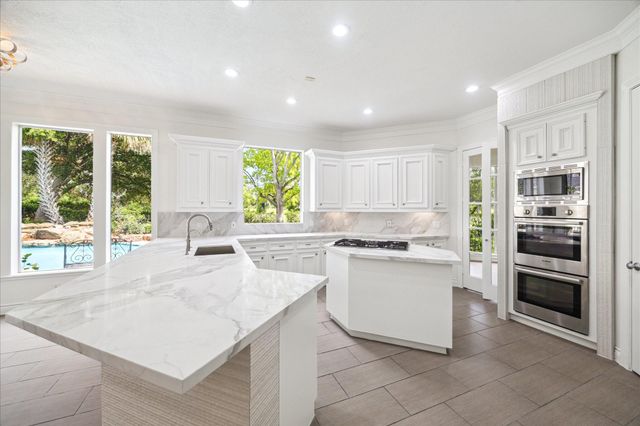 4111 Thistle Hill Court, Sugar Land, TX 77479