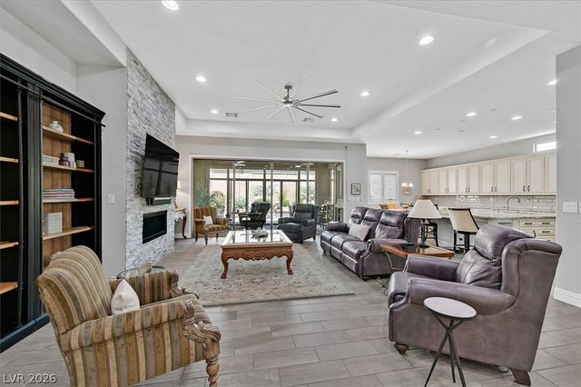 9812 Guiding Light Avenue, Las Vegas, NV 89149