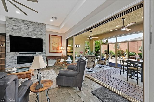 9812 Guiding Light Avenue, Las Vegas, NV 89149