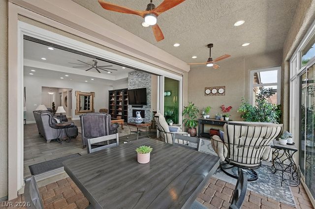 9812 Guiding Light Avenue, Las Vegas, NV 89149