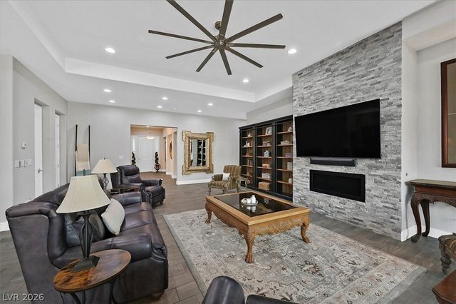 9812 Guiding Light Avenue, Las Vegas, NV 89149