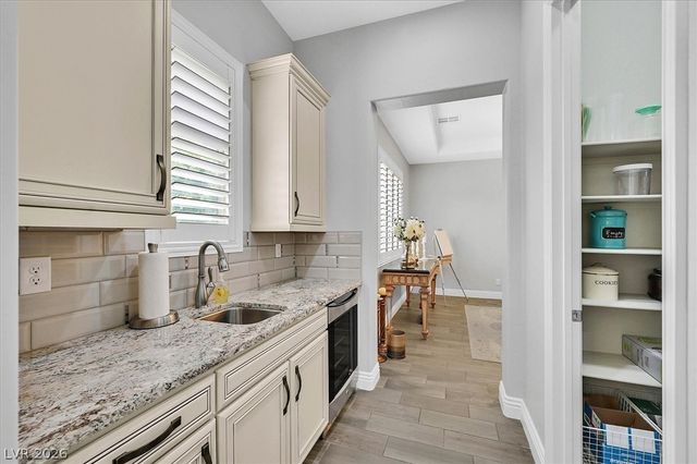 9812 Guiding Light Avenue, Las Vegas, NV 89149