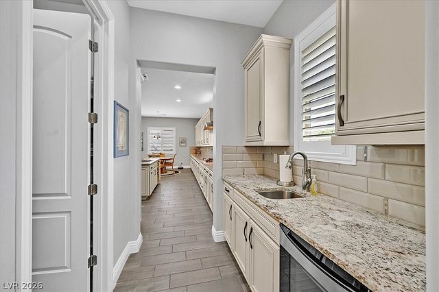 9812 Guiding Light Avenue, Las Vegas, NV 89149