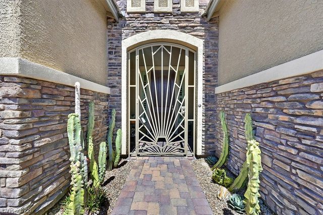 9812 Guiding Light Avenue, Las Vegas, NV 89149