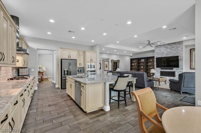 9812 Guiding Light Avenue, Las Vegas, NV 89149