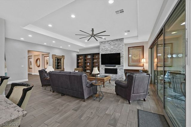 9812 Guiding Light Avenue, Las Vegas, NV 89149