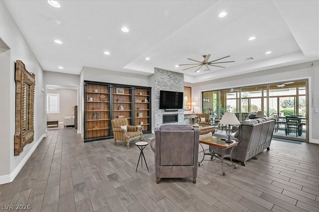 9812 Guiding Light Avenue, Las Vegas, NV 89149