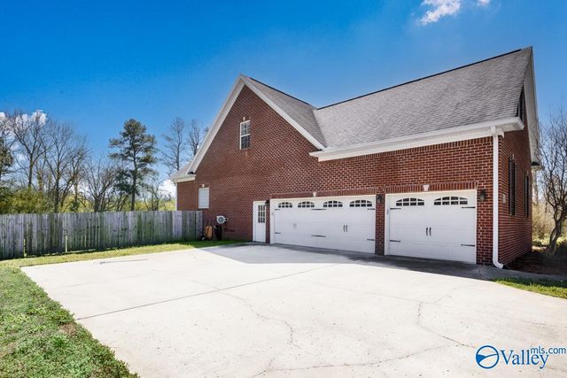 1485 Thompson Falls Road, Guntersville, AL 35976