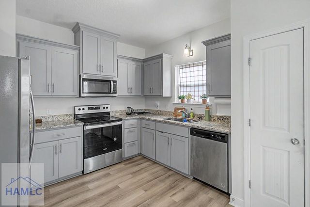 1246 Grayson Avenue, Hinesville, GA 31313