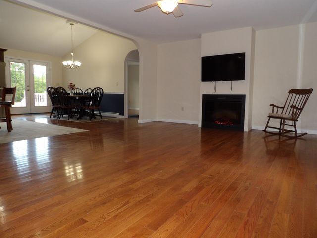 71 Cobb Lane, Clarendon, VT 05959