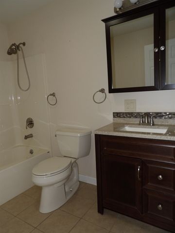 71 Cobb Lane, Clarendon, VT 05959