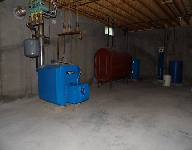 71 Cobb Lane, Clarendon, VT 05959