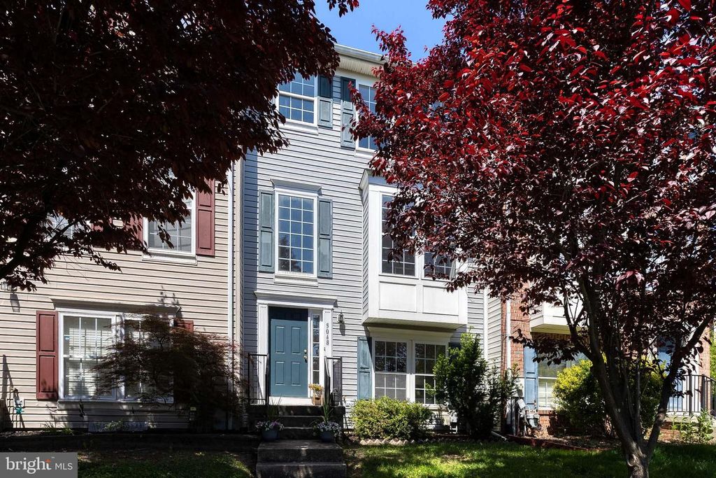 Image 3 of property listing at 5048 KEMSLEY CT, Baltimore, MD 21237
