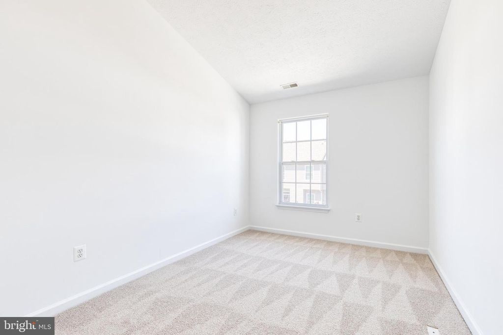 Image 39 of property listing at 5048 KEMSLEY CT, Baltimore, MD 21237
