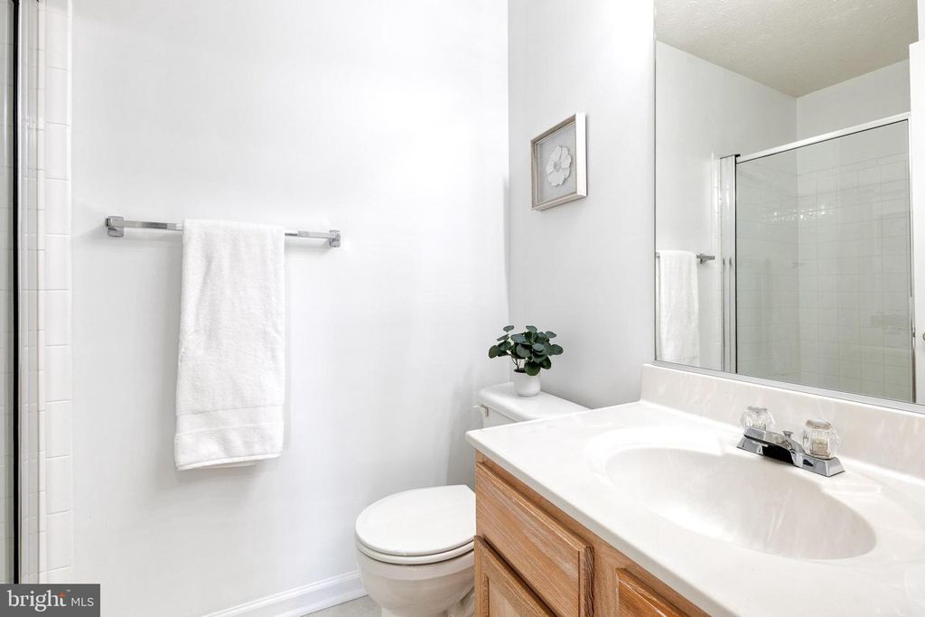 Image 9 of property listing at 5048 KEMSLEY CT, Baltimore, MD 21237
