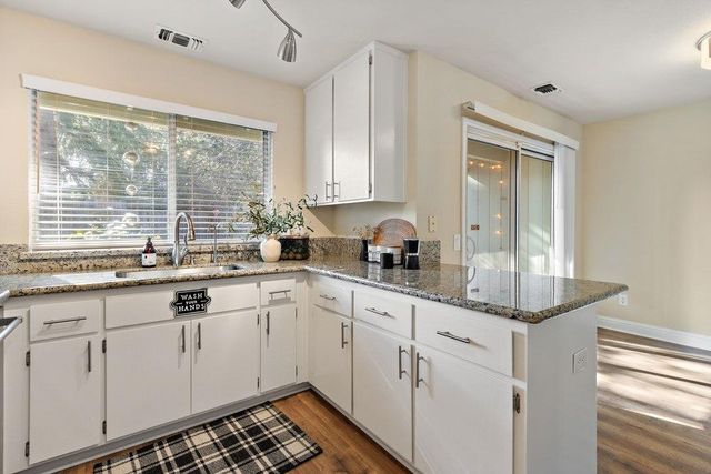 6728 Palmtree Ct, Fair Oaks, CA 95628