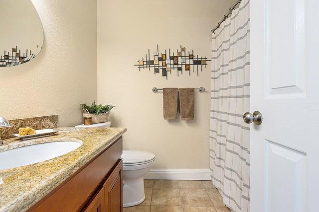 6728 Palmtree Ct, Fair Oaks, CA 95628