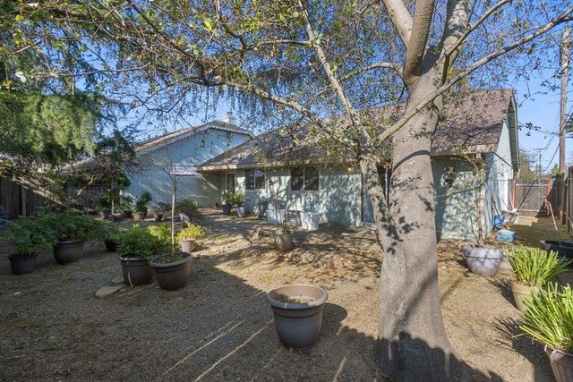 6728 Palmtree Ct, Fair Oaks, CA 95628