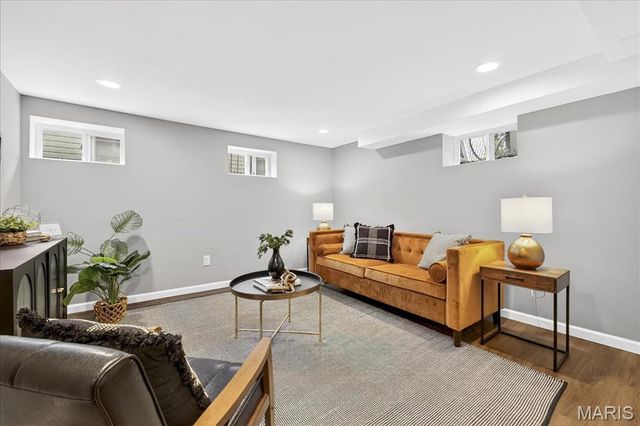 945 Liggett Avenue, Crestwood, MO 63126