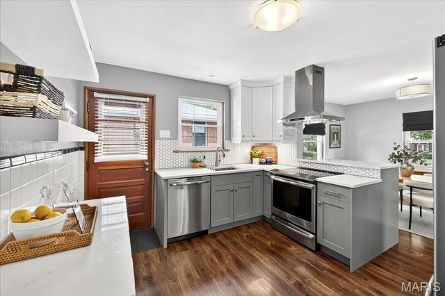 945 Liggett Avenue, Crestwood, MO 63126