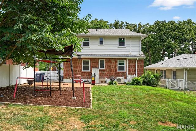 945 Liggett Avenue, Crestwood, MO 63126